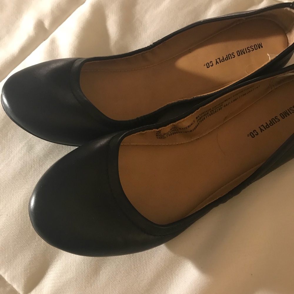 Black flats, never worn!